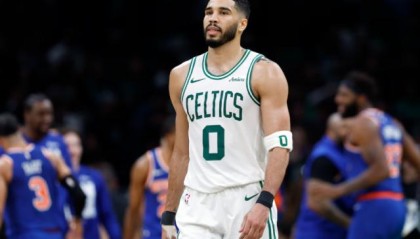 乐鱼体育官网-凯尔特人为固执付出代价 卫冕冠军不该与自己较劲